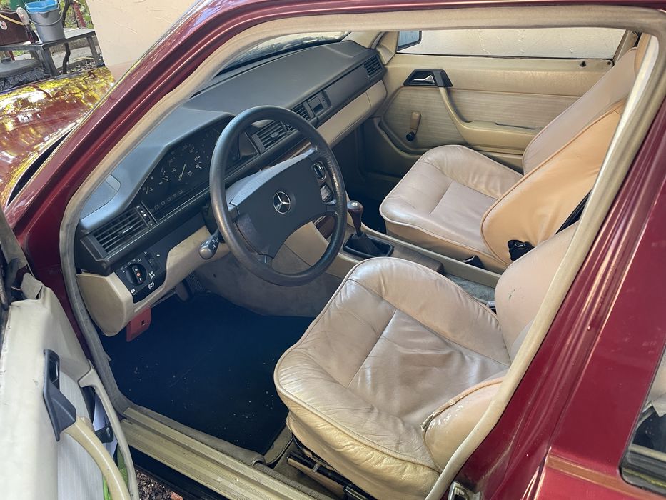 MERCEDES-BENZ E-Class 1986 — imagine 4