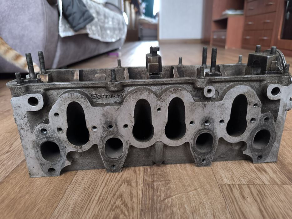 Продам ГБЦ Ауди 80 1.8