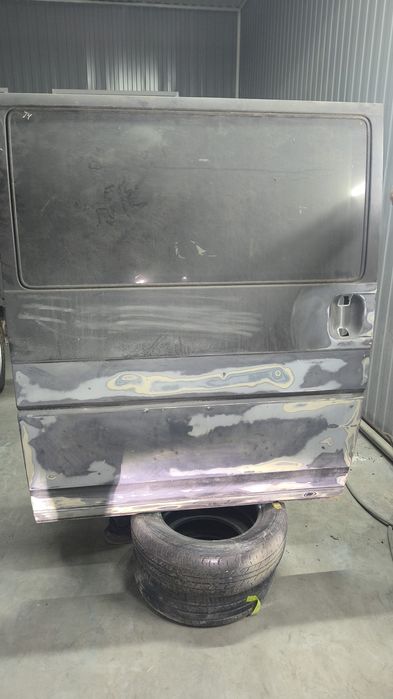 Продам дверь боковую т4