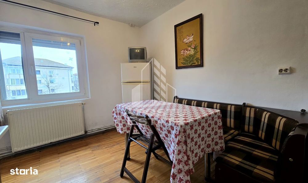 Apartament 2 camere de vanzare, etaj intermediar, centrala, Bucovina