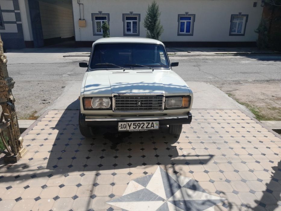 Vaz 2107 sotiladi
