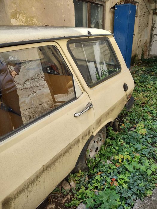 autoturism Dacia