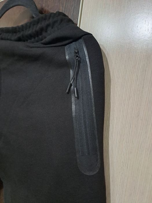 Nike tech            roșu,negru
