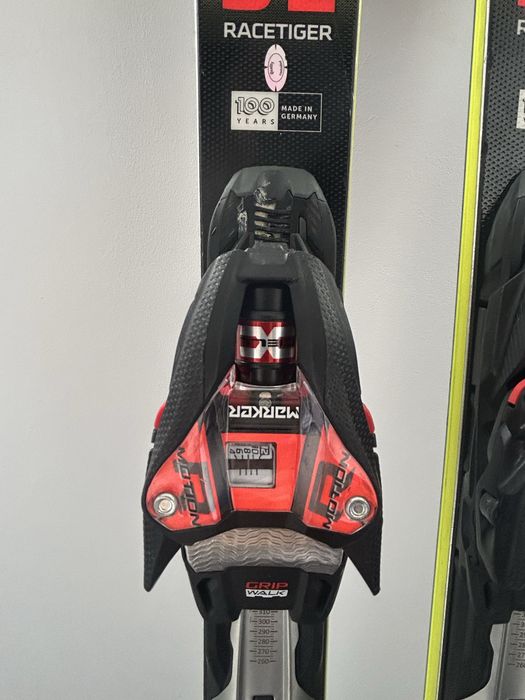 Vand schiuri Volkl Racetiger SL