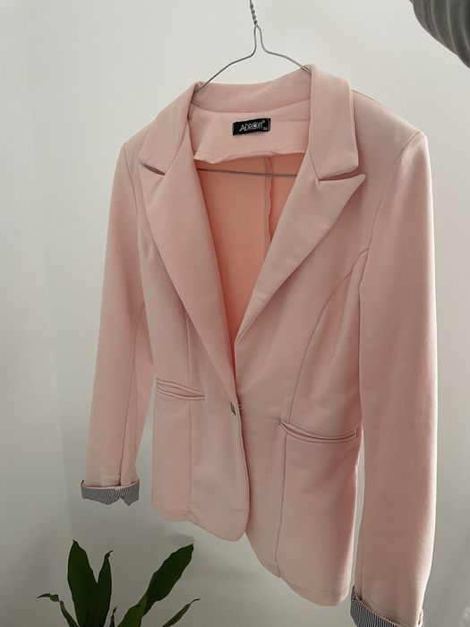 Sacou roz de vânzare