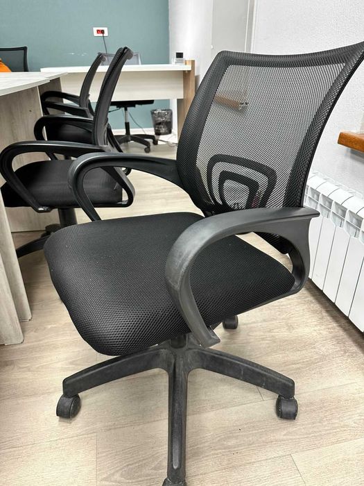 Продаются офисные кресла