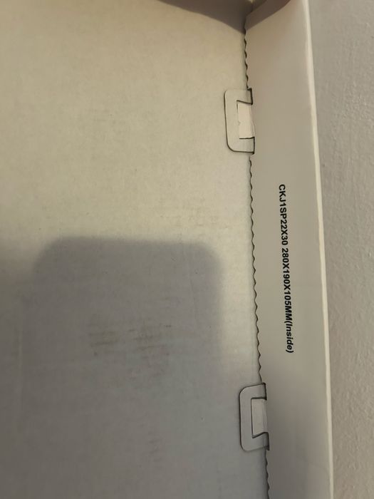 Vând adidași , transport inclus oriunde în țară!  Stare foarte bună , utilizati o singura data !