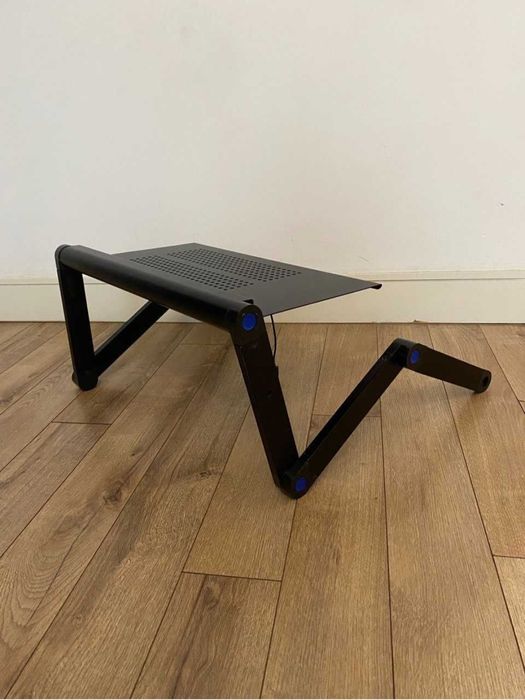 Складной стол для ноутбука