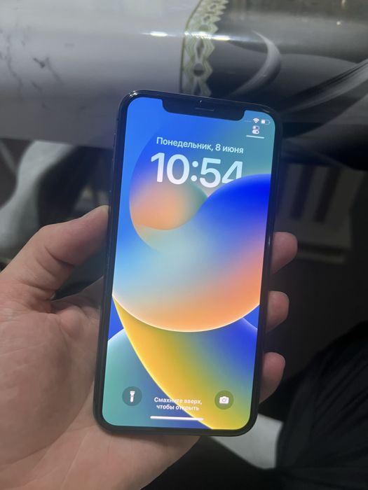 Iphone x s rangi qora xotira 64 telefon hamma narsasi ishlab turipti