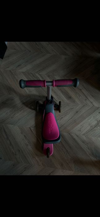 Trotinetă 3 in 1 cu scaun reglabil şi cu ghidon gri-roz de la 15 luni