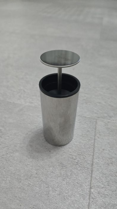 Автоматична кутия, дозатор за клечки з зъби и уши