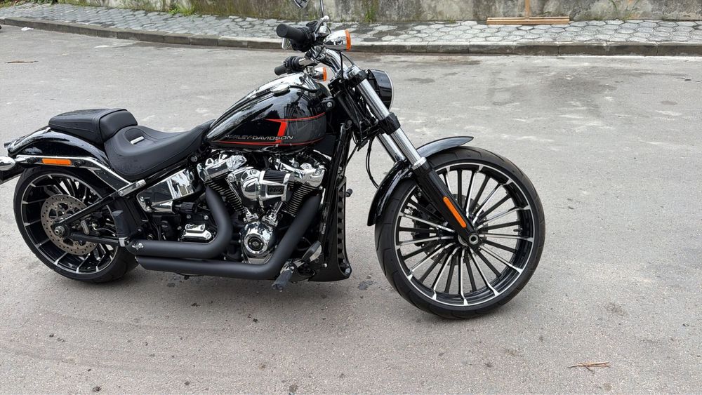 Harley-Davidson Softail Breakout FXSB, TVA inclus, nedeductibil