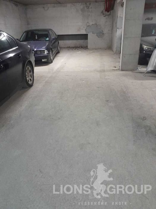 Дава се под наем Гараж / Паркомясто в Варна, Левски - 40 кв.м за 204 € - Снимка #1