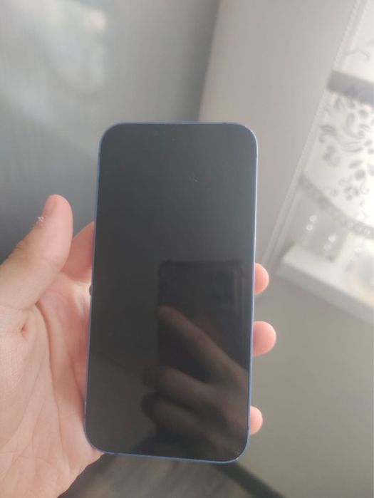 iPhone 13  свет синий