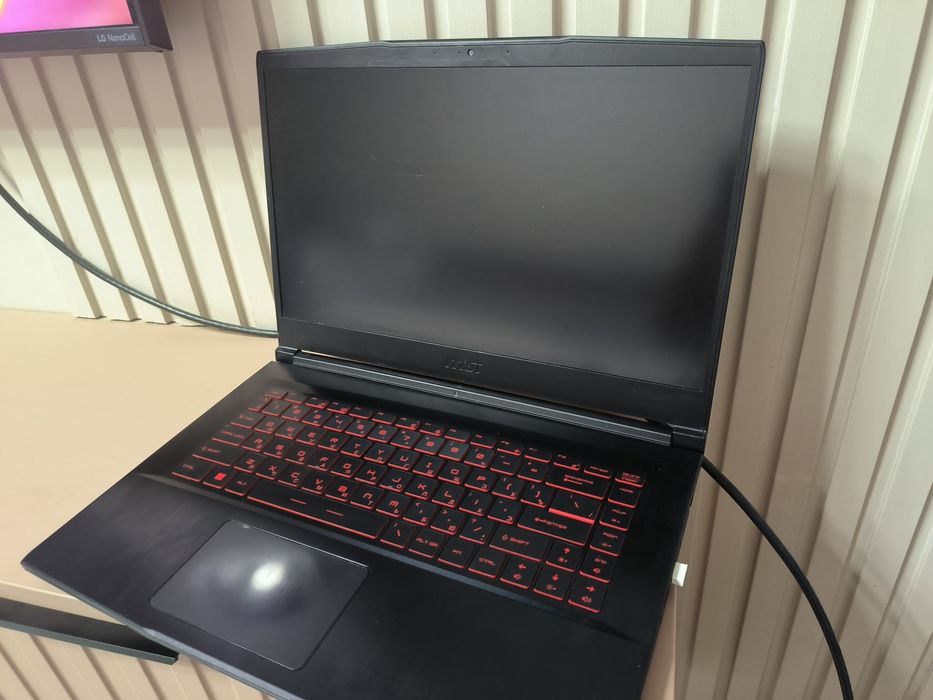 Msi Rtx 2060 i7 9750h срочно торг есть