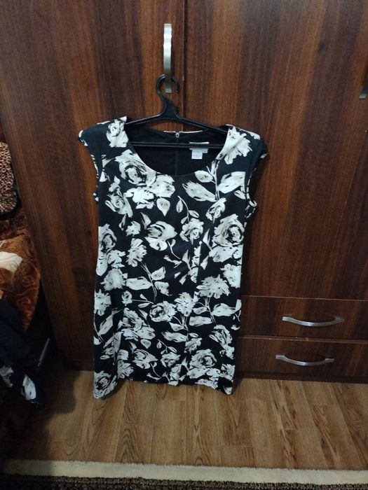 Платья женские разные