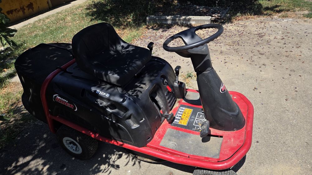 Tractoras tuns iarba MINI RIDER