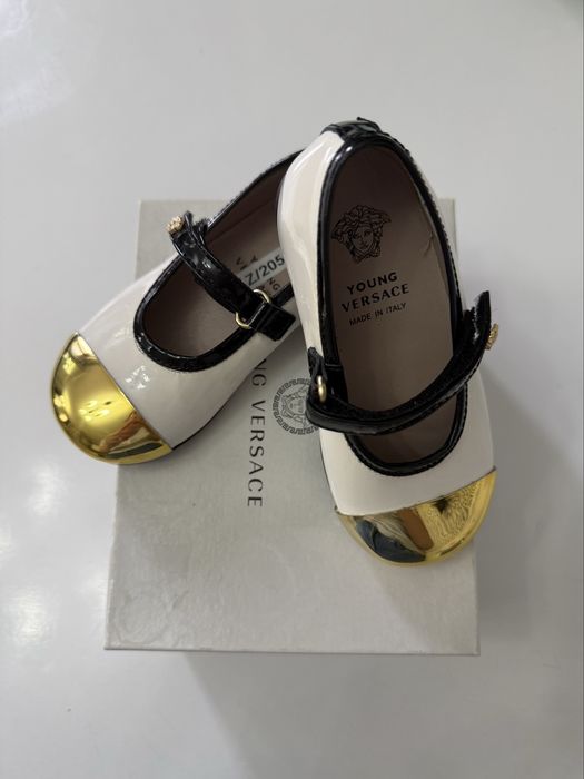 Детские туфли Young Versace