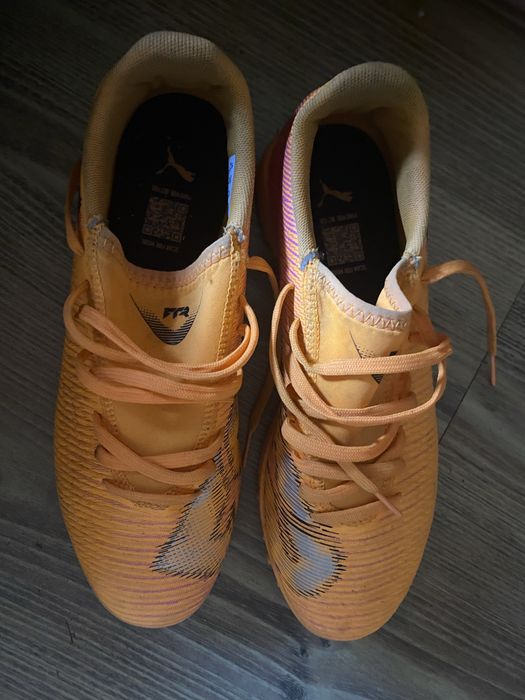 Ghete fotbal puma future 8 play sintetic