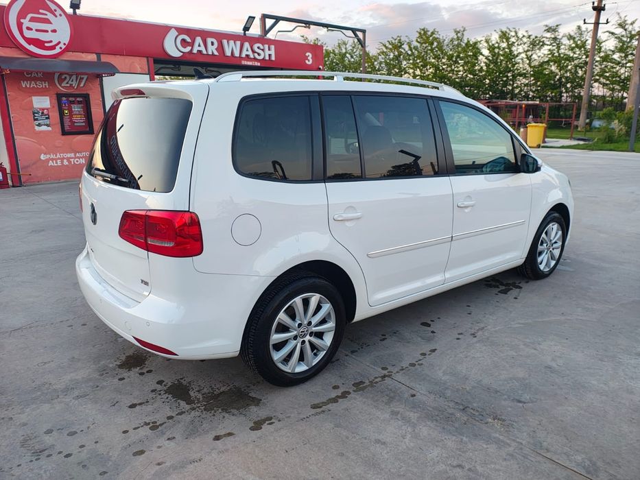 Volskwagen Touran istoric reprezentanta