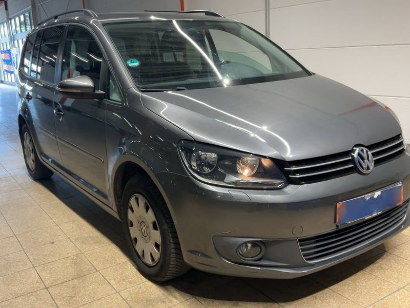 Volkswagen Touran 1.6 TDI Comfortline 2011