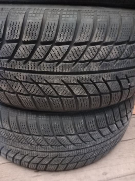 Anvelope de iarna 205 50 17