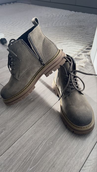 Продам новые ботинки