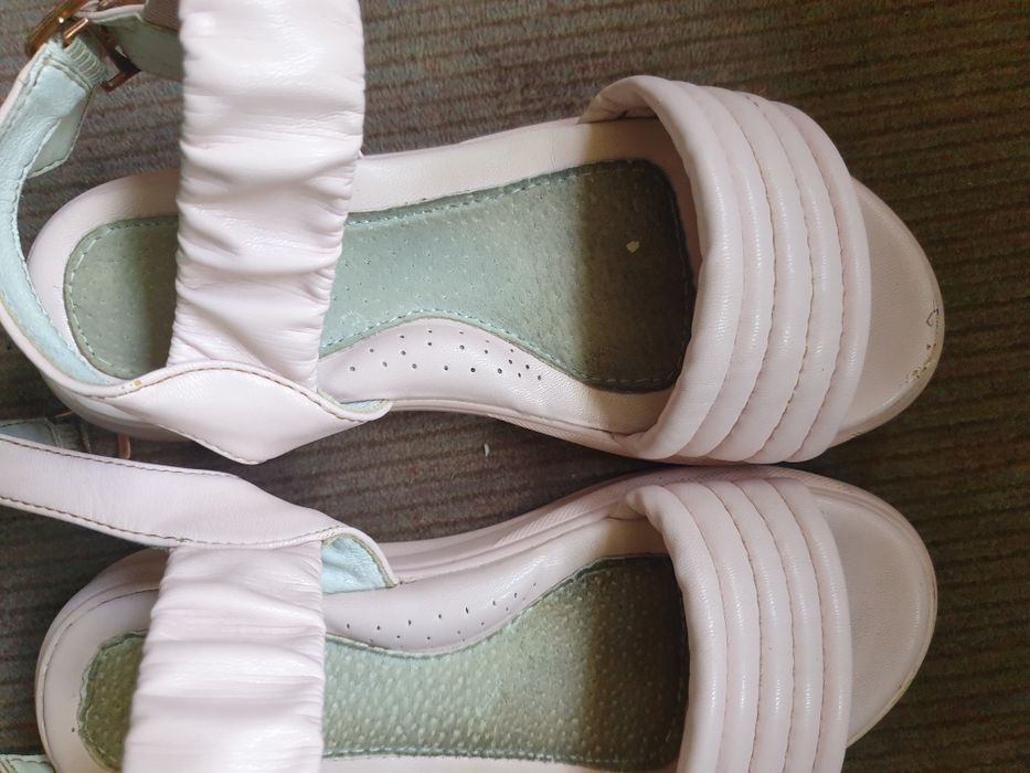 Детская обувь,летняя и ботинки осенние