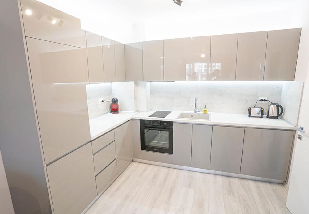 Дава се под наем Двустаен апартамент в Пловдив, Христо Смирненски - 75 кв.м за 550 € - Снимка #2