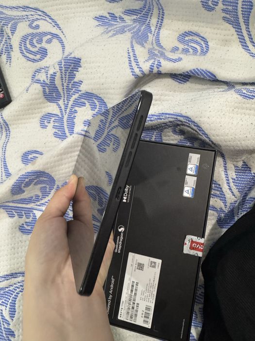 Lenovo legion y700