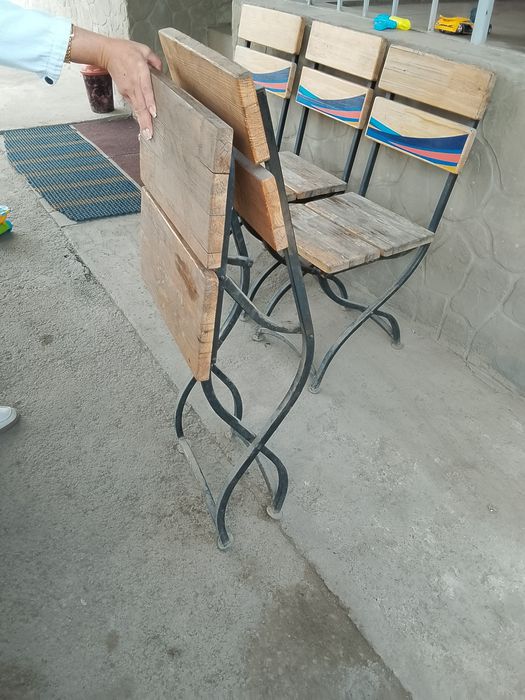 Садовые стулья 4 штуки