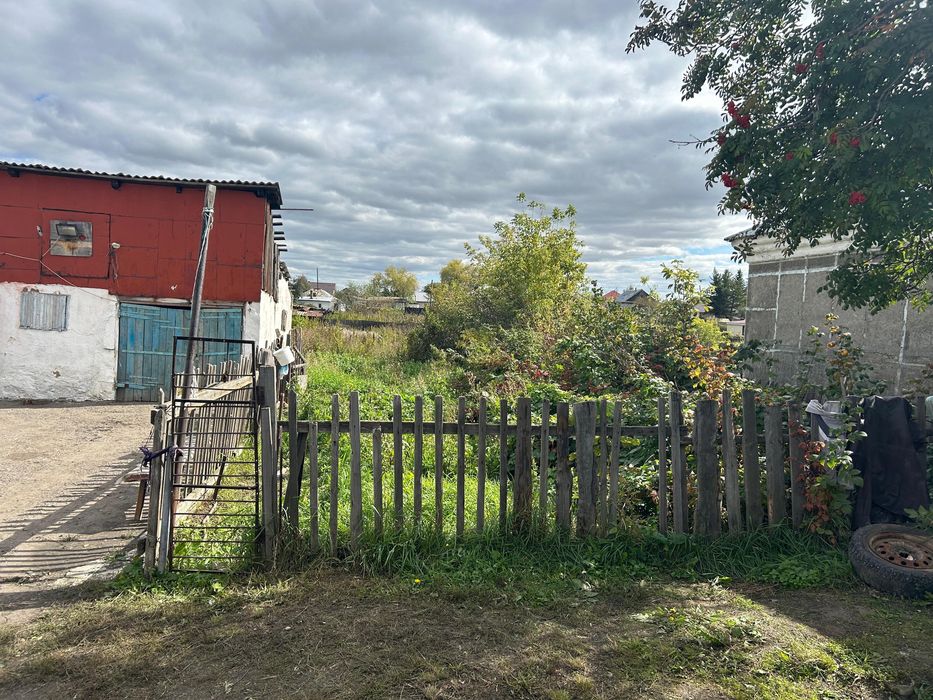 Продам дом с большой территорией