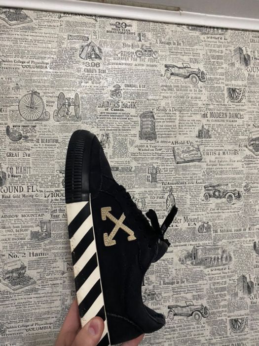adidasi off white