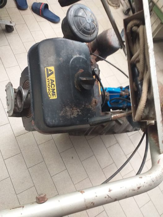 Vand motocositoare  pentru iarba mare