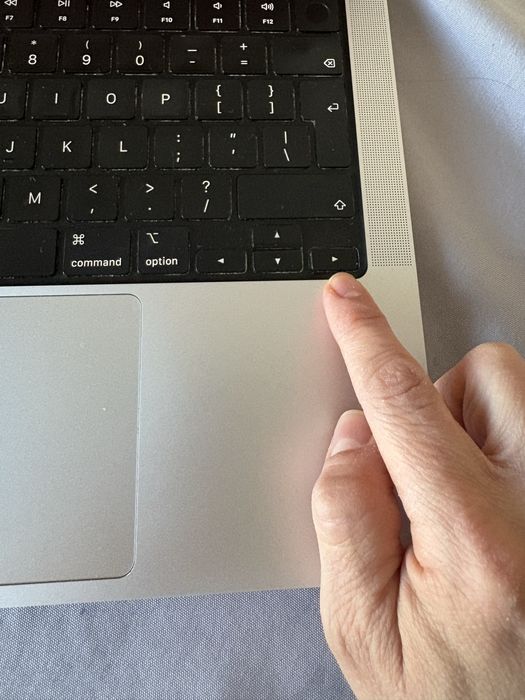 MacBook Pro 14” 2021 M1 PRO / 16 GB RAM / 512 GB SSD