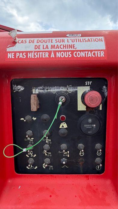 Vand nacela cu brat hibrid diesel/electrica