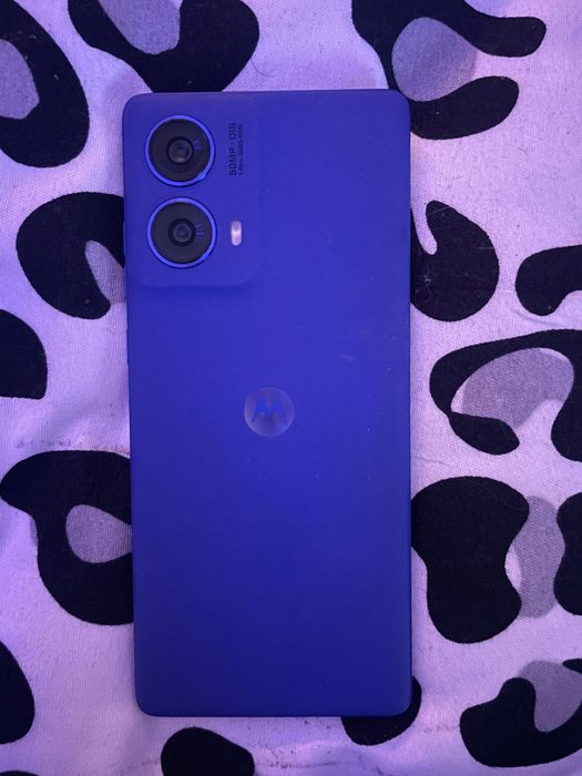 Vând urgent Telefon Motorola G85 5G folosit puțin timp.