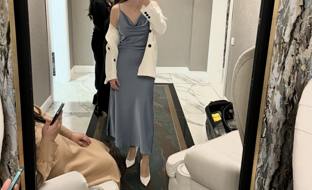 Продаю платья.