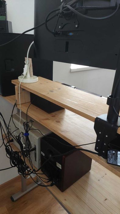 Продавам хибридно регулируемо бюро