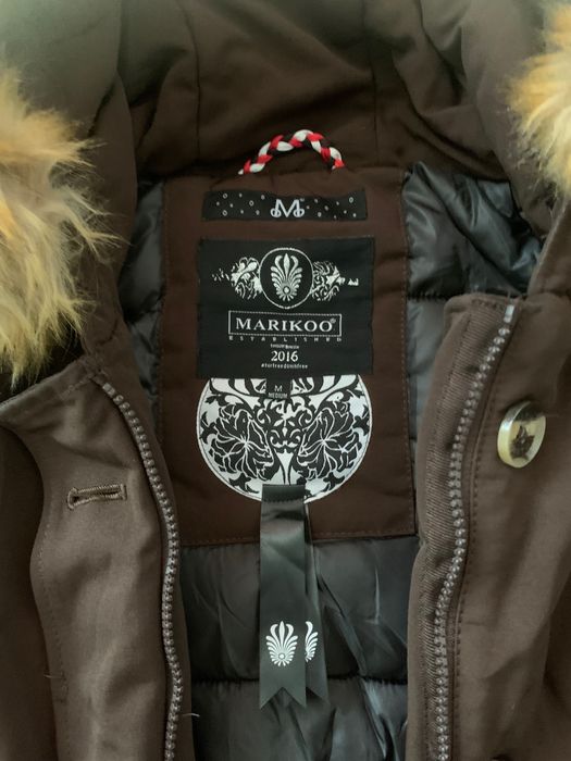 Jacheta femei,stare foarte buna ,maro cu gluga