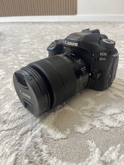 Фотоаппарат Canon EOS 80D полный комплект