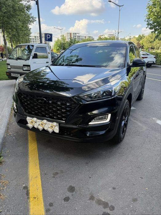 HYUNDAI TUCSON Black Piano Автомобиль