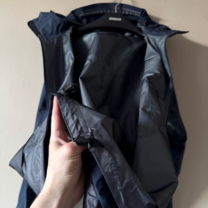 Леко яке Arcteryx ( Gore-Tex )