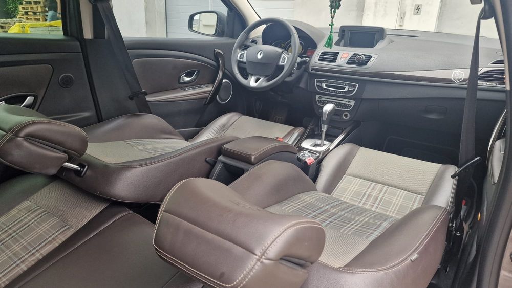 Renault Megane / Automat / 2.0 TDI 150 CP / Editie 10 ani FFR
