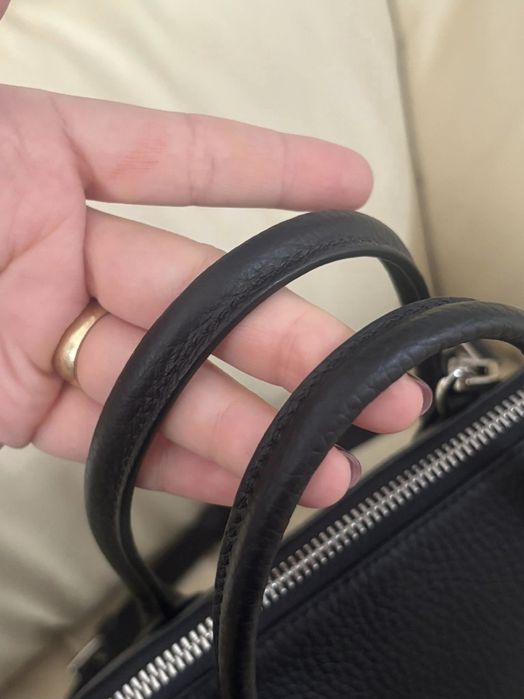 Geanta Laura Maxim, Carrera medie, neagra