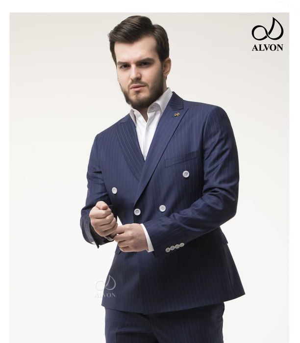 Костюм  мужской     .