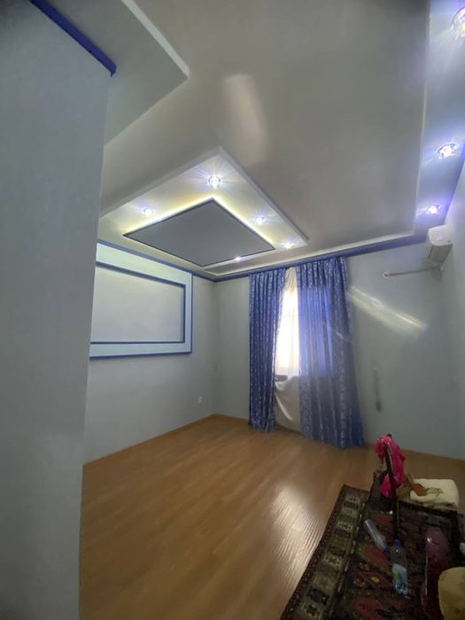 Аренда. Янгихаят район. Участок 6соток 7комнат+холл