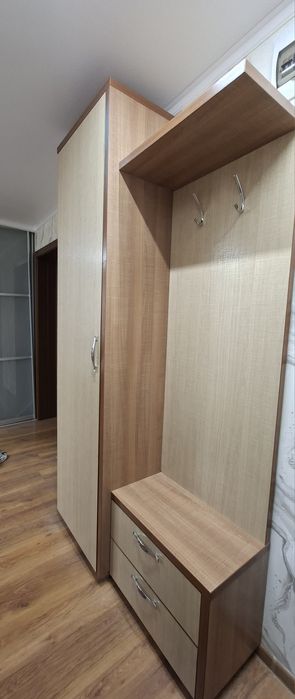 Продам прихожую.