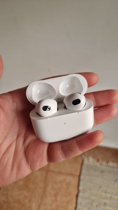Casti AirPods perfect functionale