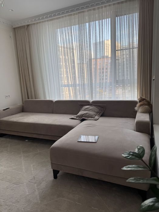 Диван темно бежевый